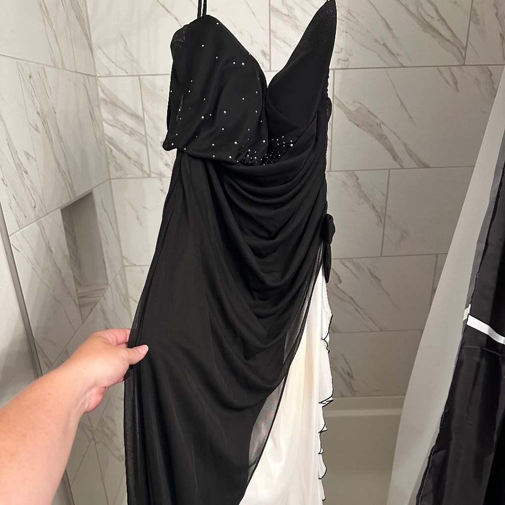 Black/White Long Prom Formal Dress